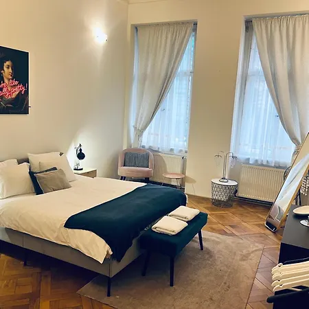 Lejlighed Three Bedroom Near Riegrovy Sady *
