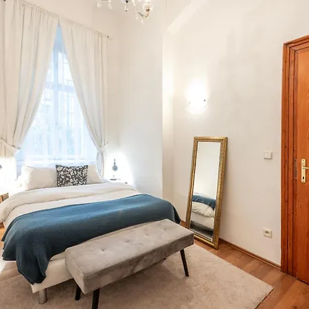 Three Bedroom Near Riegrovy Sady * Prag