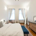 Three Bedroom Near Riegrovy Sady * Praag