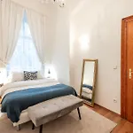 Three Bedroom Near Riegrovy Sady * Praag