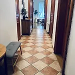 Appartement Three Bedroom Near Riegrovy Sady *