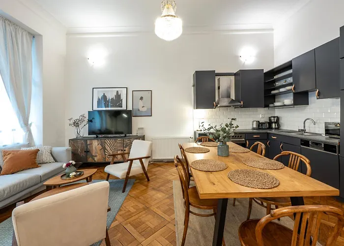 Three Bedroom Near Riegrovy Sady *