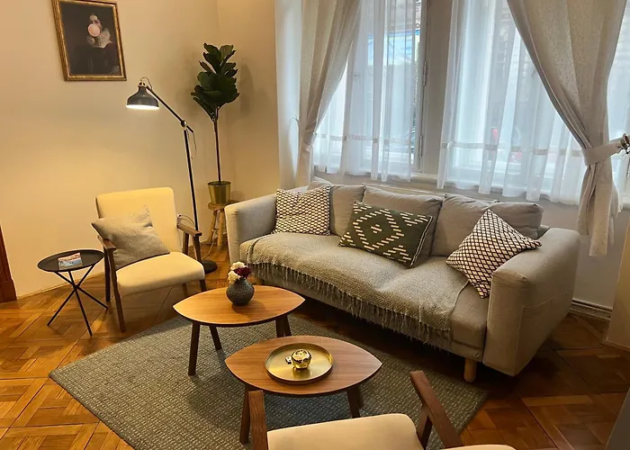 Appartamento Three Bedroom Near Riegrovy Sady Praga