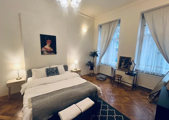 Appartamento Three Bedroom Near Riegrovy Sady Praga