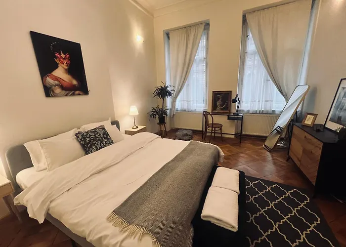 Appartamento Three Bedroom Near Riegrovy Sady Praga