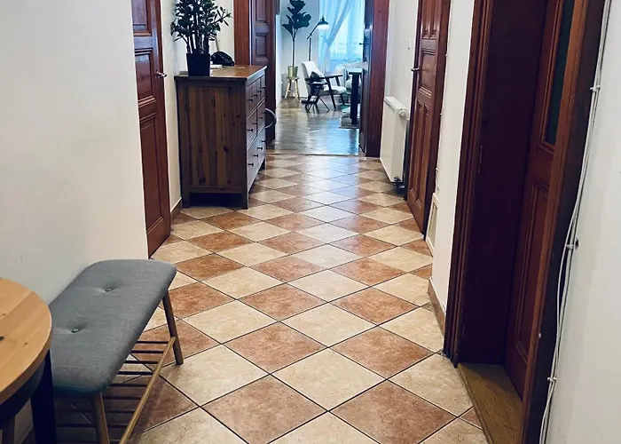 Appartamento Three Bedroom Near Riegrovy Sady *