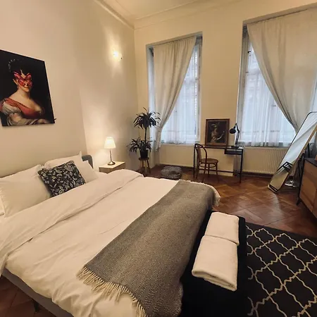 شقة Three Bedroom Near Riegrovy Sady براغ